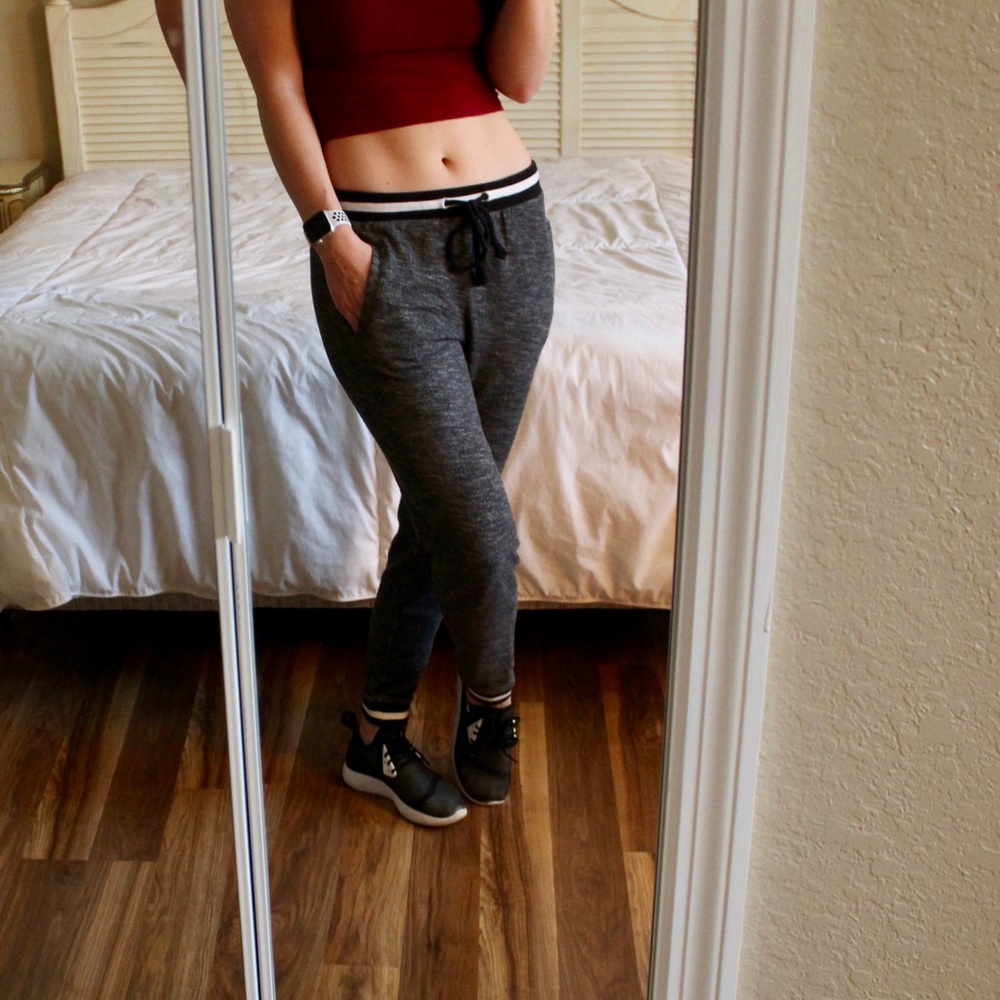 Athletic joggers